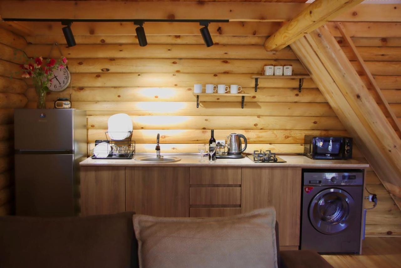 Apartamento Wooden Hut Kazbegi Exterior foto