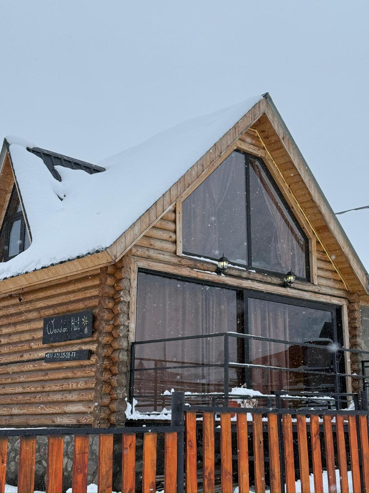 Apartamento Wooden Hut Kazbegi Exterior foto